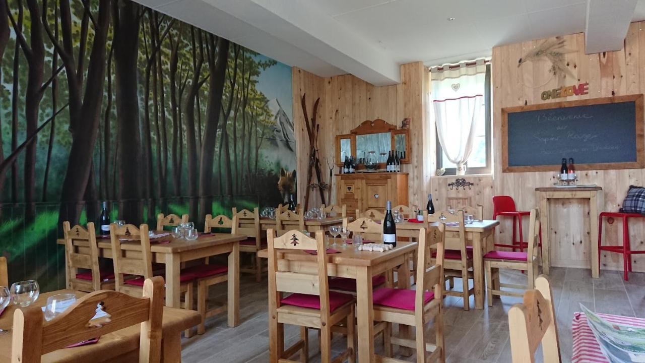 Le Sapin Rouge - Restaurant - Bar - Chambres D'Hotes Artigues  外观 照片