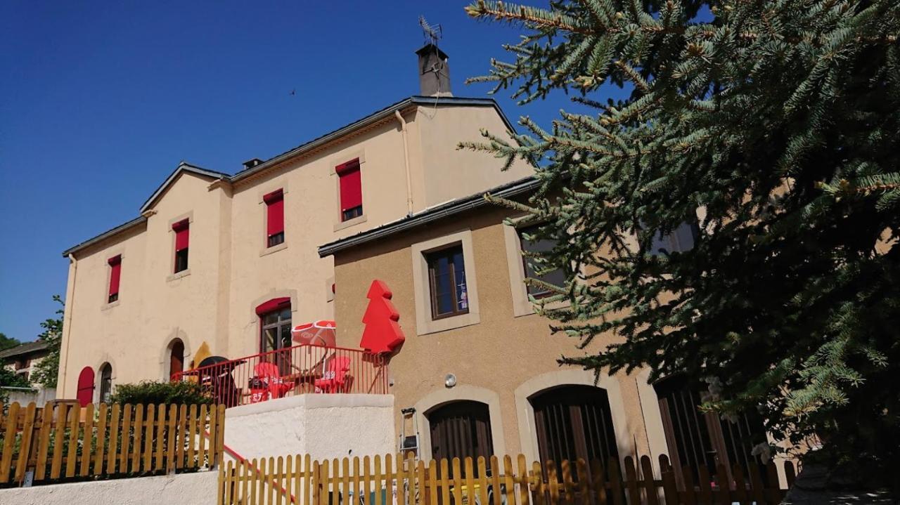 Le Sapin Rouge - Restaurant - Bar - Chambres D'Hotes Artigues  外观 照片